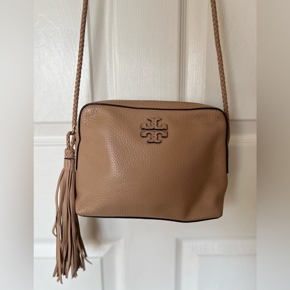 Tory Burch Crossbody Bag with fringe tassel in Nude